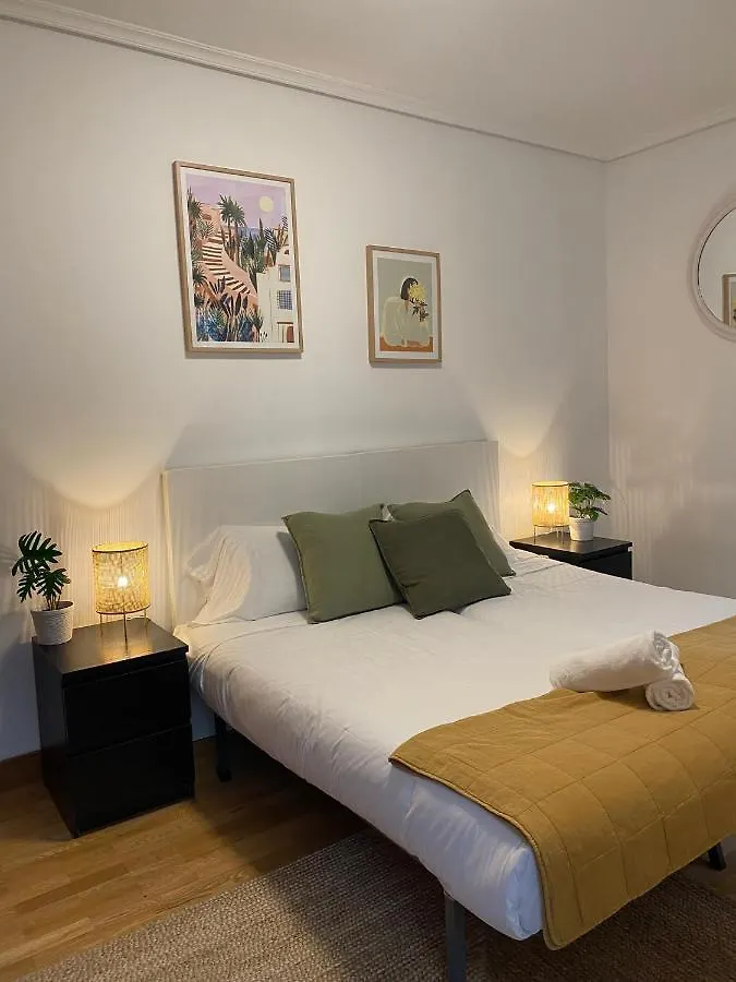 Daire Apartamento Amplio Y Central A Pie De Playa La Concha San Sebastián