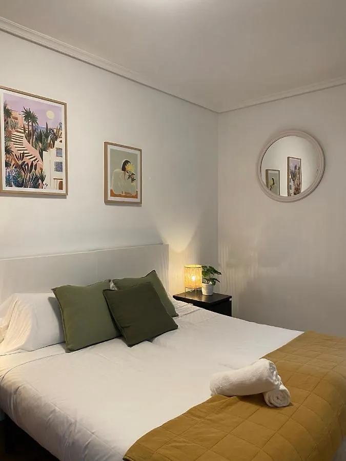 Apartamento Amplio Y Central A Pie De Playa La Concha San Sebastián 0*,